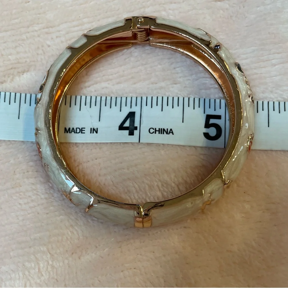 UJOY Light Pink Panda Bear Children’s Hinged Bangle Bracelet.